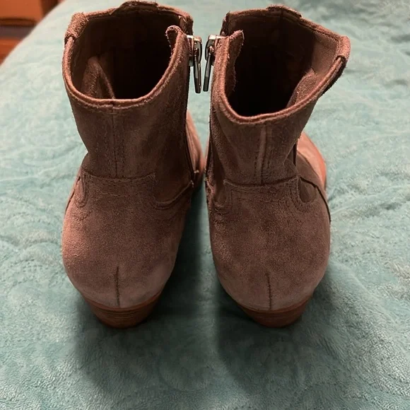 Dolce Vita pointed toes Silma Ankle Boot suede NWOT women’s sz 6.5 Brazil made - Picture 4 of 14